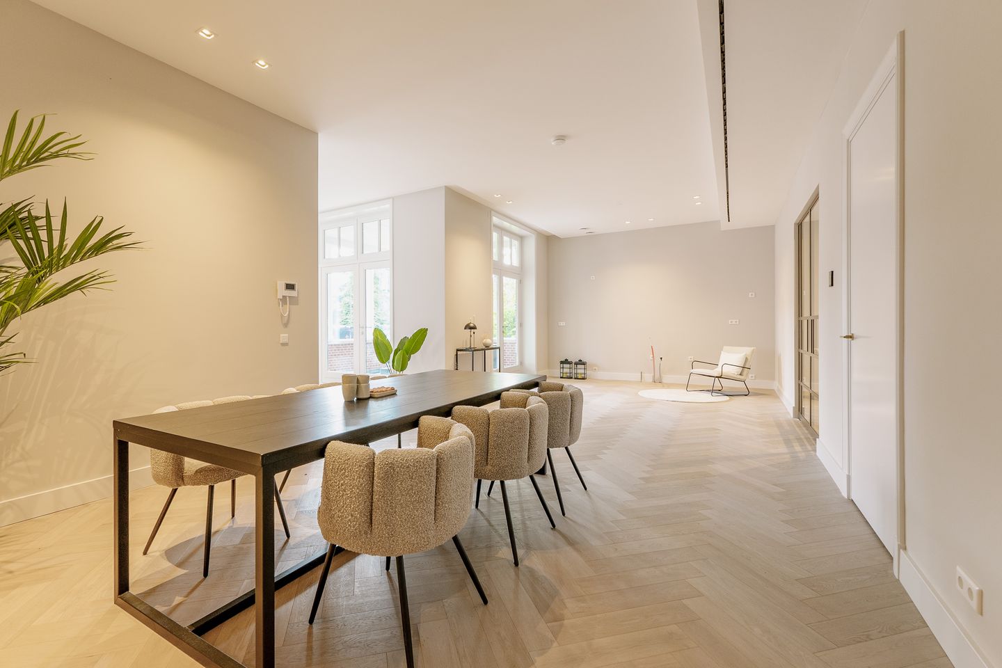 Photo 4 of Burgemeester van Nispen van Sevenaerstraat 24