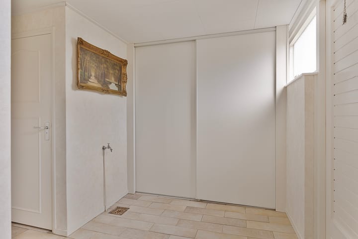 Photo 15 of 't West 44