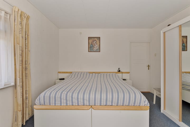 Photo 21 of 't West 44