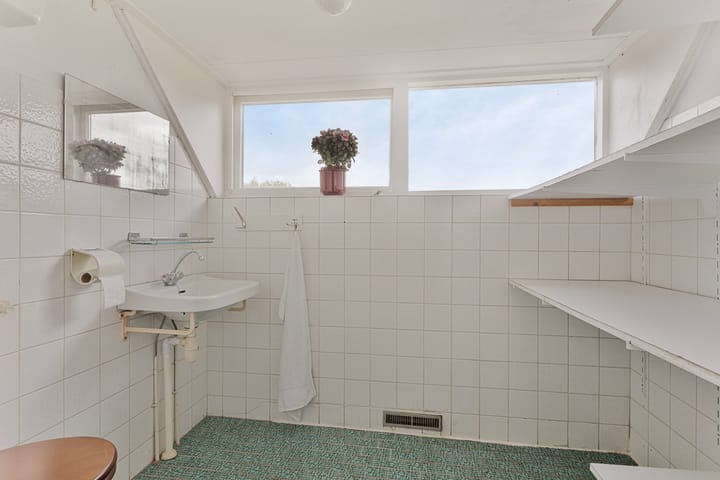 Photo 28 of 't West 44