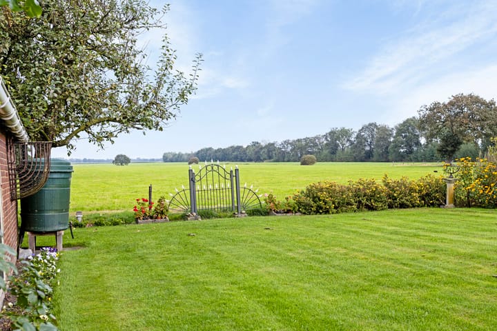 Photo 34 of 't West 44