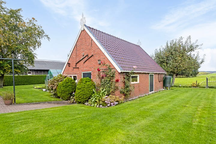 Photo 35 of 't West 44