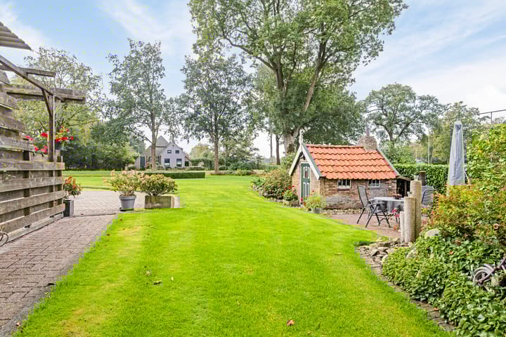 Photo 43 of 't West 44