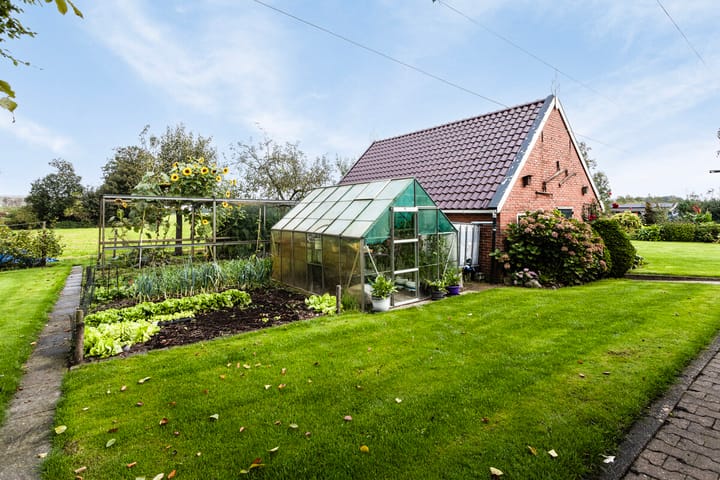 Photo 41 of 't West 44