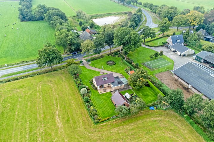 Photo 57 of 't West 44