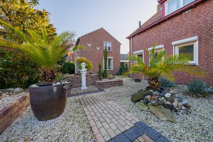 Photo 63 of Schenck van Nijdeggenstraat 2