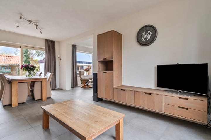 Foto 10 van Anjelierstraat 4