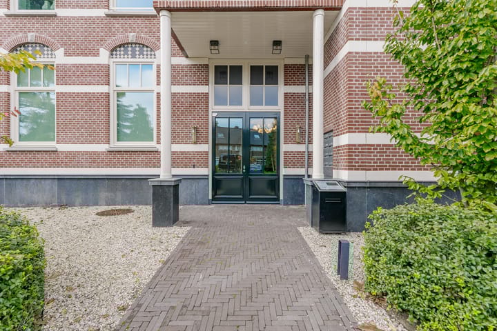 Photo 4 of Burgemeester van Nispen van Sevenaerstraat 22