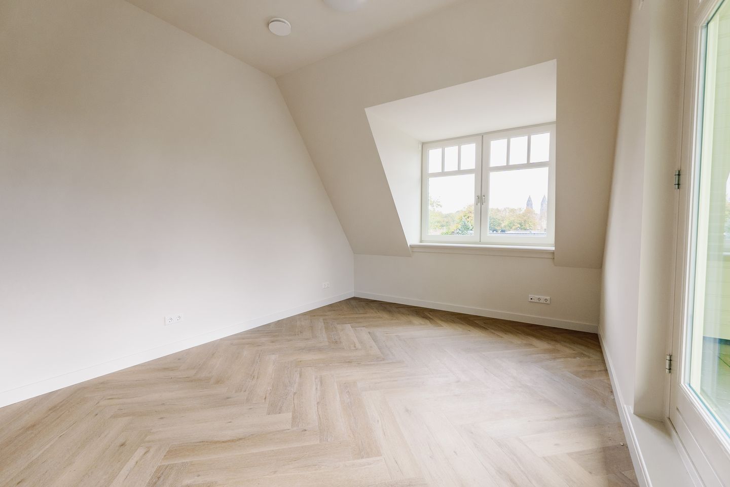 Foto 14 van Burgemeester van Nispen van Sevenaerstraat 34