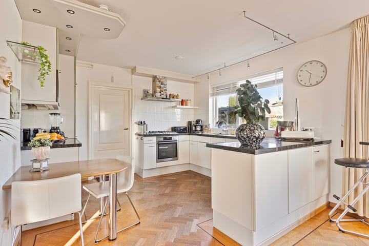 Foto 10 van Warder 77