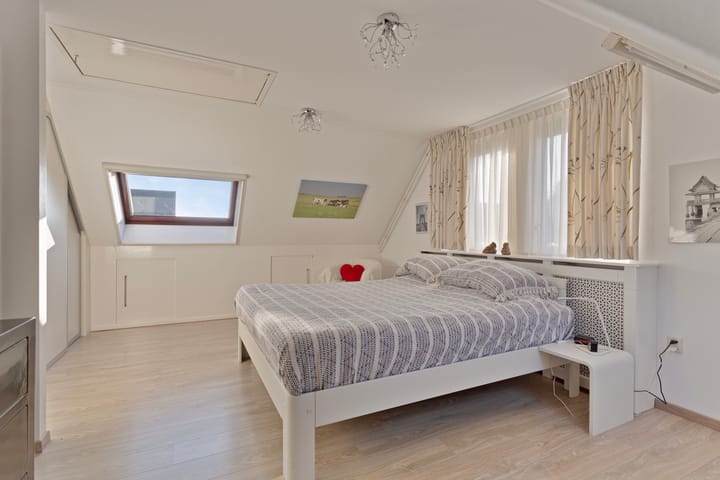 Foto 25 van Warder 77