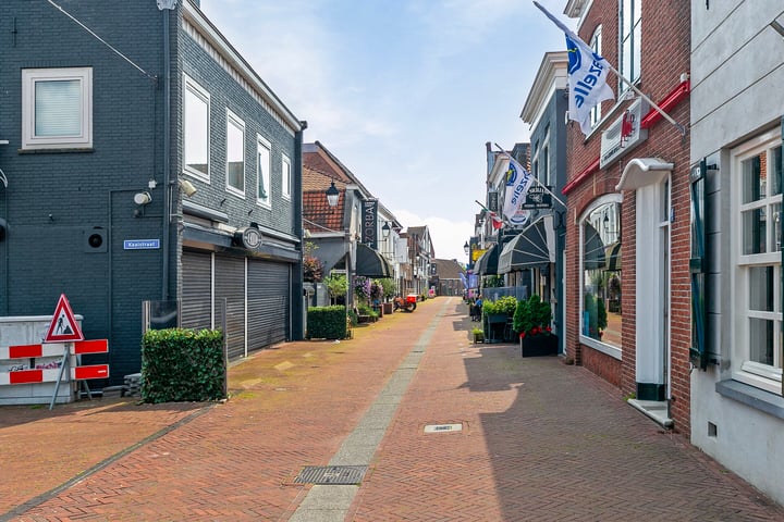 View photo 52 of Vaartstraat 1