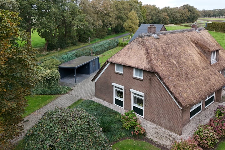 Bekijk foto 3 van Oostereind 19