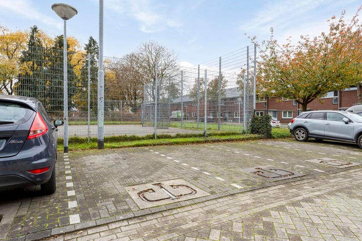 Bekijk foto 32 van Hugo de Grootplein 85