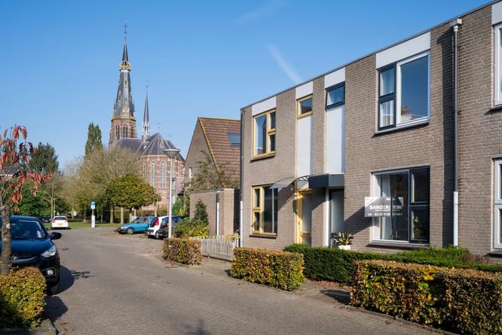 Bekijk foto 1 van Pastoor van der Zijlestraat 22