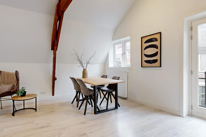 Photo 9 of Narmstraat 6-B