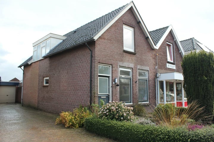 Bekijk foto 1 van Van Tuyllstraat 13