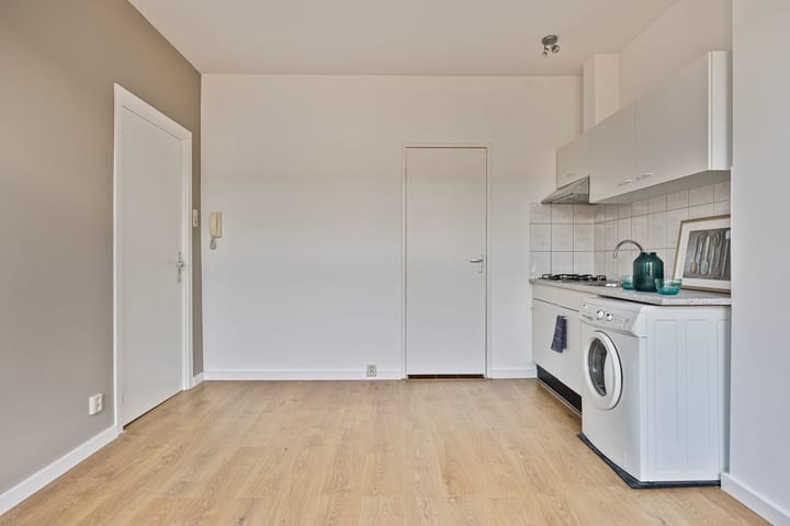 Foto 2 van Van Merlenstraat 29-B