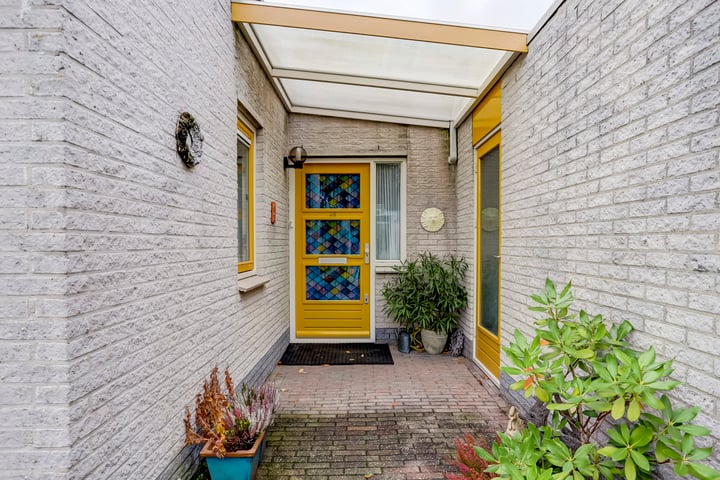 View photo 42 of W.J. Bladergroenstraat 48