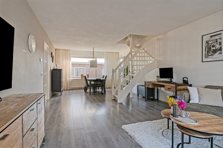 Foto 17 van Burgemeester Waldeckstraat 35