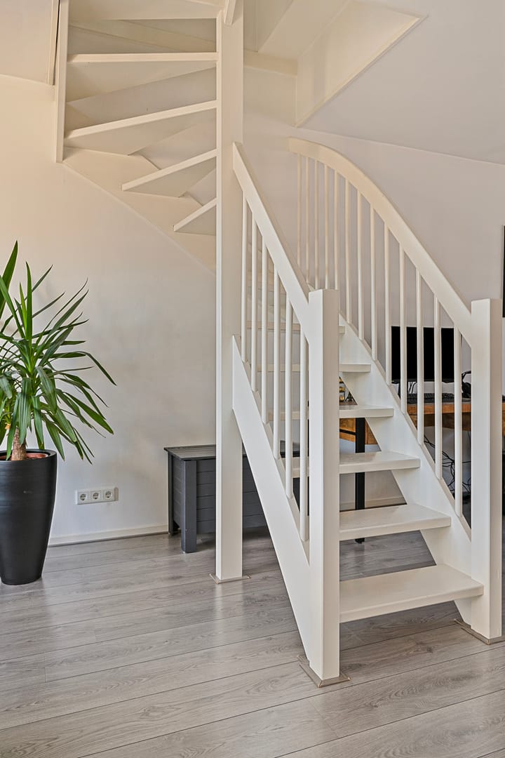 Foto 18 van Burgemeester Waldeckstraat 35