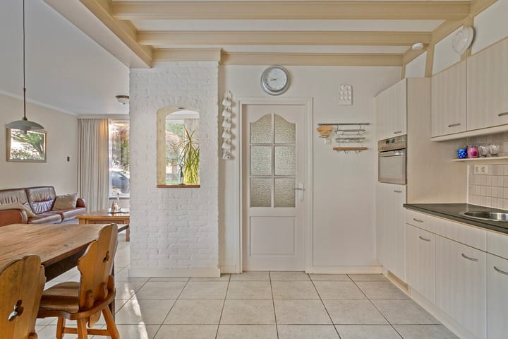 Foto 14 van van Duvenvoordestraat 12