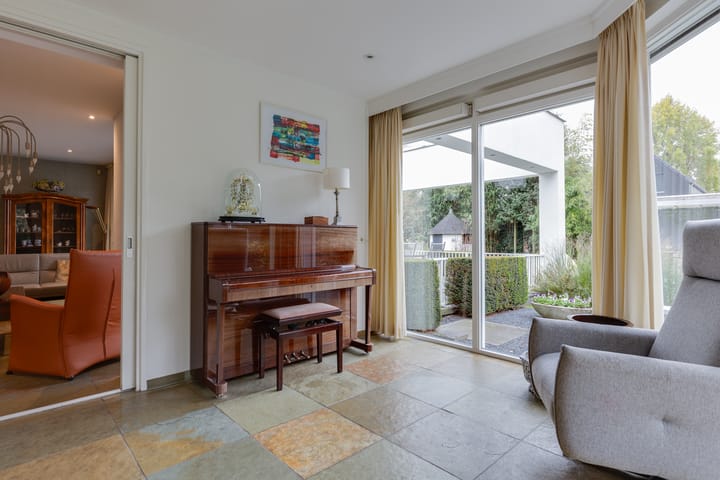 Foto 13 van van Raesfeltstraat 37