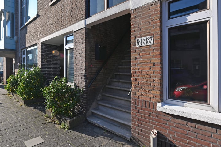 View photo 8 of van Heurnstraat 187