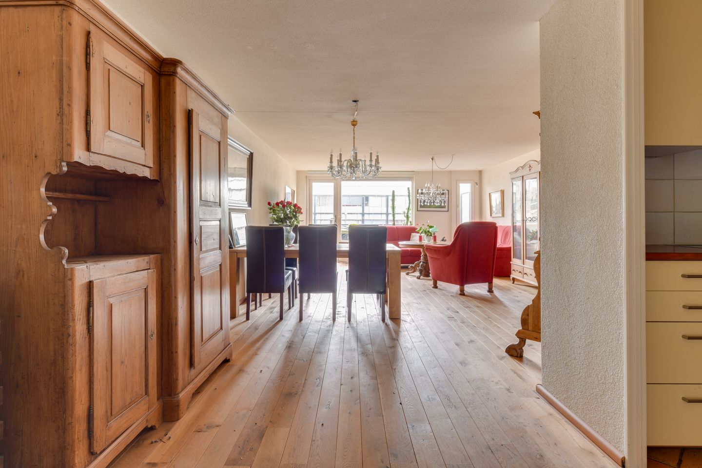 Photo 20 of Stationsplein 56