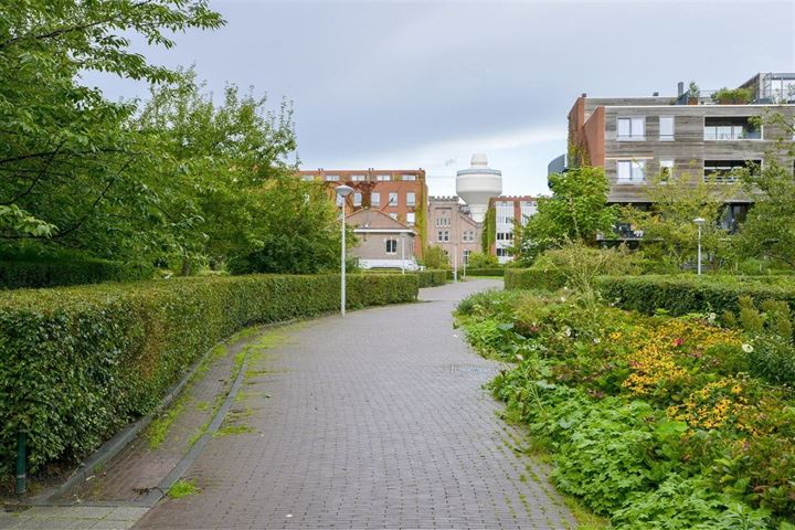 Bekijk foto 23 van Van Hogendorpstraat 865