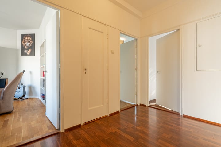 Photo 11 of Nieuwe Binnenweg 90-02L