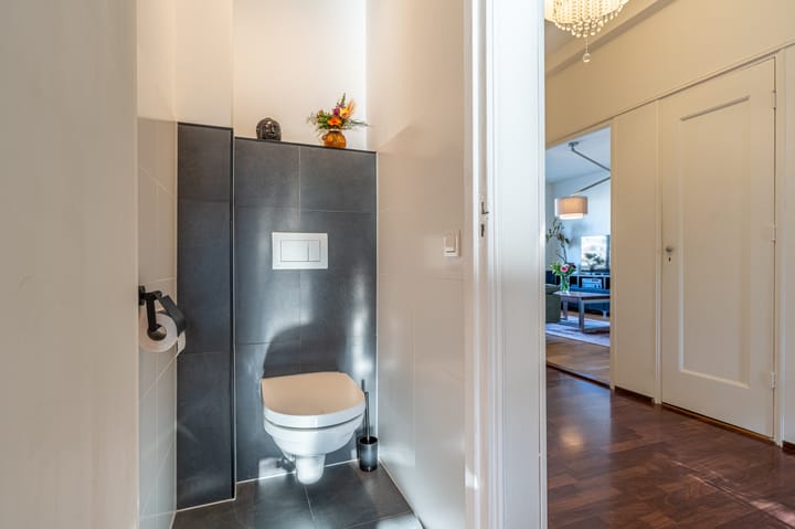 Photo 17 of Nieuwe Binnenweg 90-02L