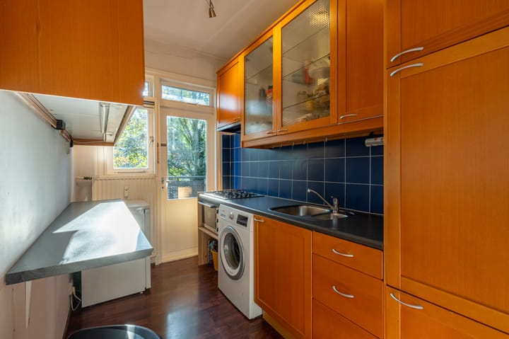 Photo 18 of Nieuwe Binnenweg 90-02L