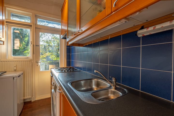 Photo 19 of Nieuwe Binnenweg 90-02L