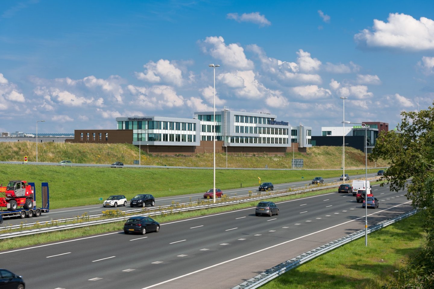 Bekijk foto 1 van Euroweg 20