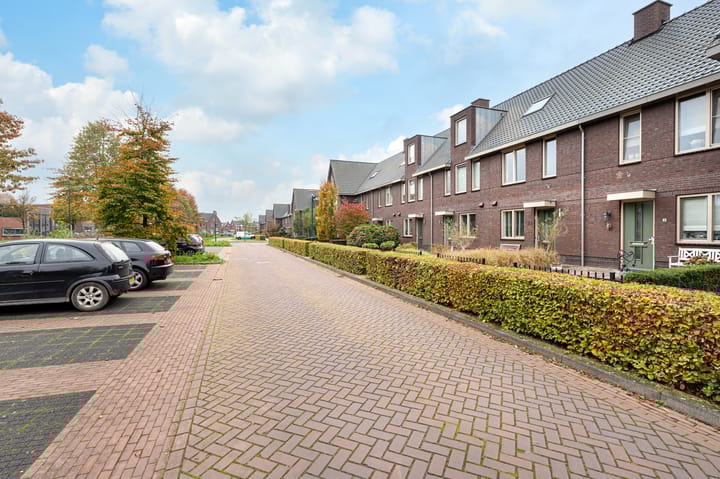 Foto 33 van Den Uylstraat 35