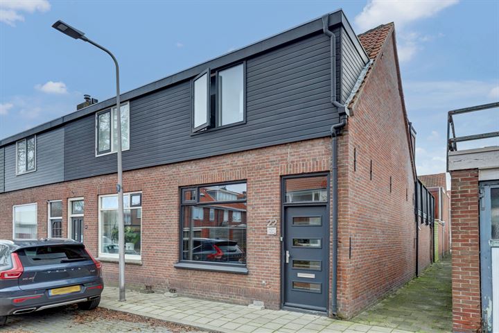 Bekijk foto 37 van Emmastraat 22