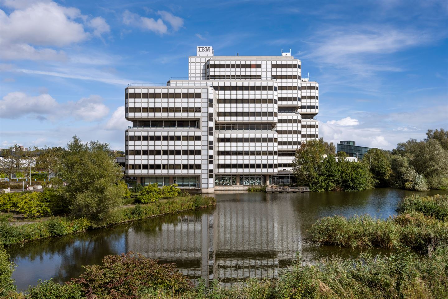 Bekijk foto 1 van Johan Huizingalaan 765