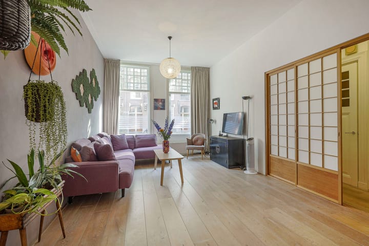 Photo 3 of Wouwermanstraat 42-H