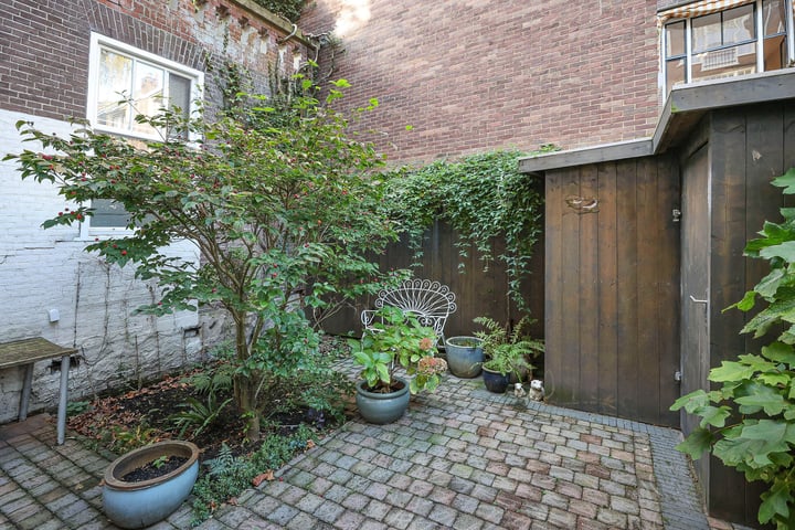 View photo 25 of Wouwermanstraat 42-H