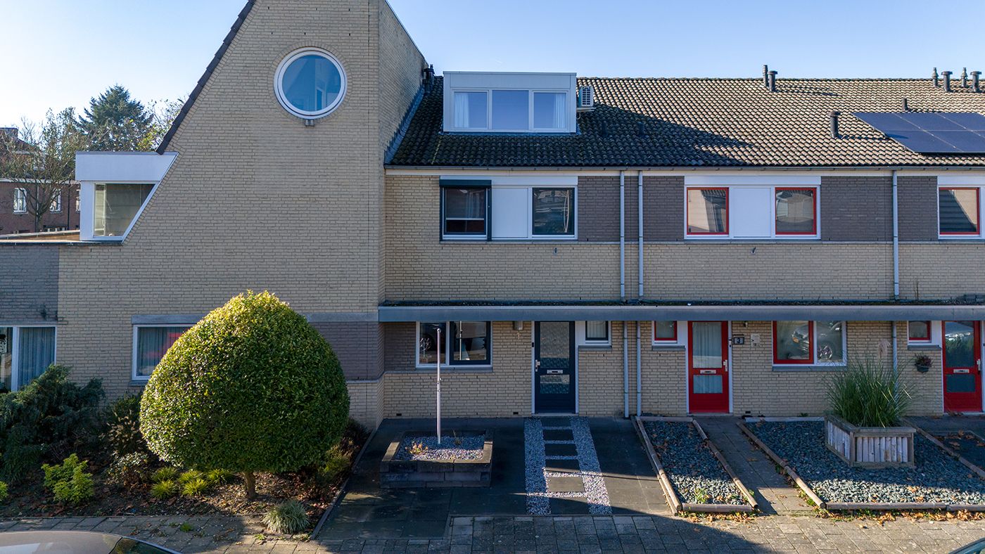 Foto 1 van Mgr.van Gilsstraat 1