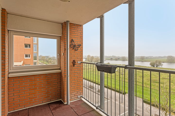 View photo 25 of Maasboulevard 207