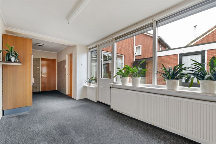 Bekijk foto 3 van G J Piksenstraat 60