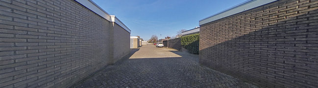 Bekijk 360° foto van Garage van Burgemeester H Houtkoperlaan 28