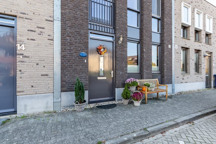 Foto 5 van Tiarastraat 12