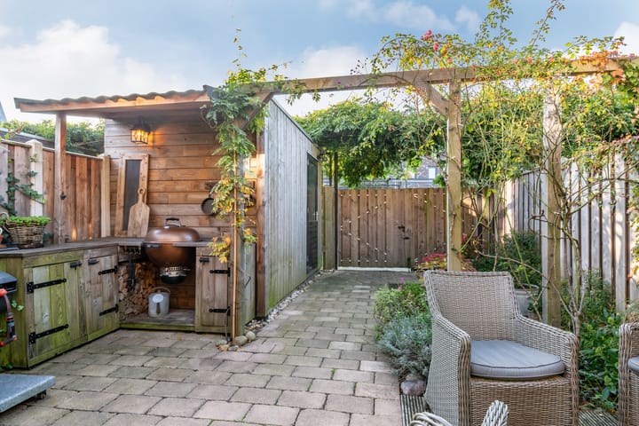 Photo 31 of Tiarastraat 12