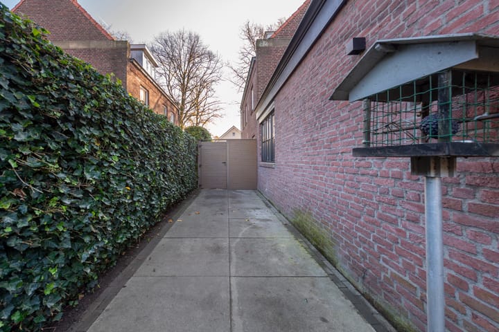 Foto 44 van Burgemeester Damsstraat 43