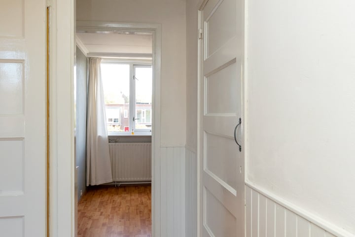 View photo 21 of Staringstraat 57