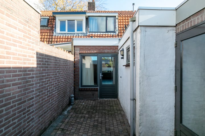 View photo 26 of Staringstraat 57