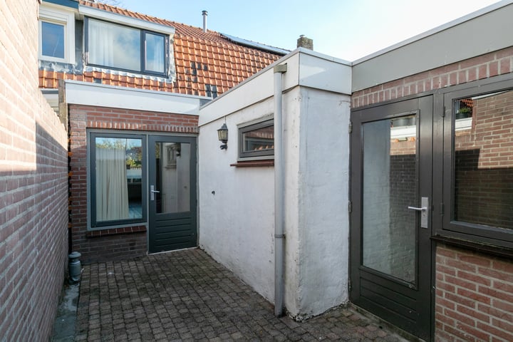 View photo 27 of Staringstraat 57